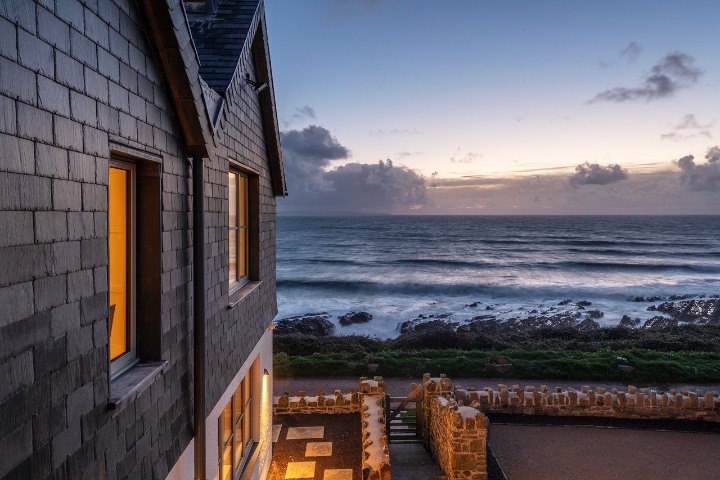 Baggy Cottage over looking the stunning North Devon coastline featuring extensive SSQ Riverstone natural slate